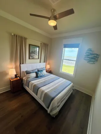 Luxury Angler Bay Waterfront - Arrive Early & Stay Late! Отели в г. Хакберри