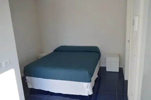 Lavender studio apartment, nestled in the sand dunes, 20m from the beach.