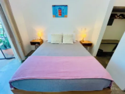 Kitchen, Saltwater Pool, Fast Wifi, Queen Bed, Air Conditioning - "Mar"