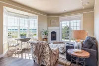 “Inn on the Harbor” Stunning sunsets, centrally located, cozy getaway! Hotels in Blaine