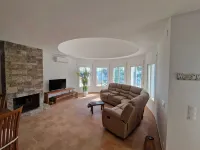 Tower House con Piscina Privada Disponible Todo el Año, a 5 Min. del Pueblo