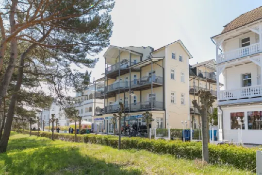 Apartment Strandpromenade - 1st row by the sea incl. beach chair