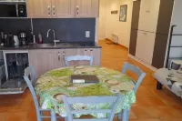 Apartment T2 - PMR - Private swimming pool - 400m from the beach