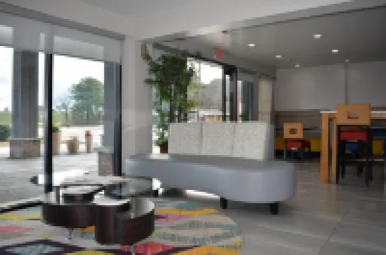 Quality Inn Calhoun North I-75