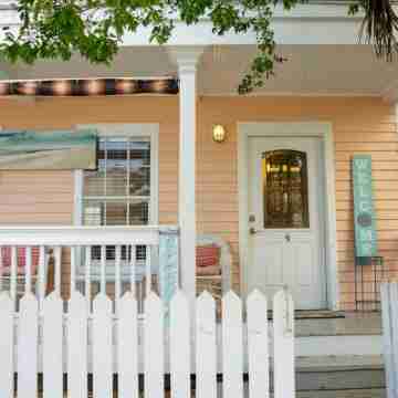 Casa Louisa - Xmas in KW! 2 Bed in Old Town - Right Off Duval/Great Front Porch Hotel Exterior