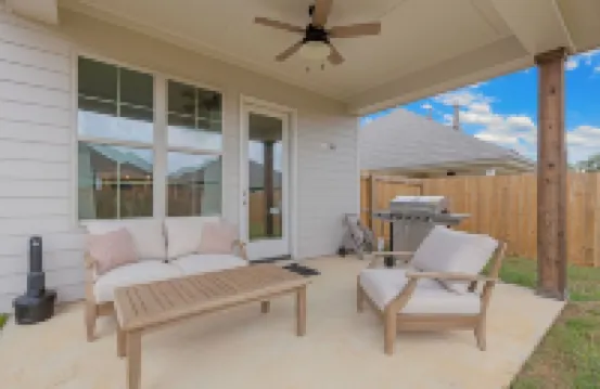 GameDay Fun ' Grill ' 1GB Wi-Fi ' Arcade ' Parking ' Towel Warmer ' 2 Car Garage