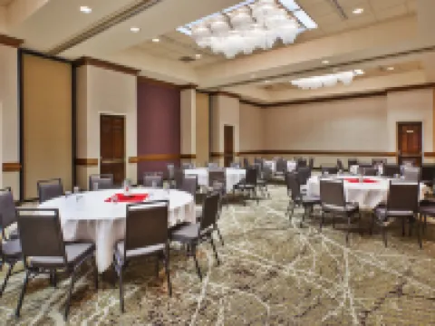 DoubleTree by Hilton Rapid City Downtown Convention Center Hotele w: Pennington County