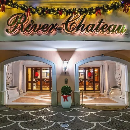River Chateau Hotel Отели рядом с достопримечательностью «Стадион «Стадио деи Марми»»