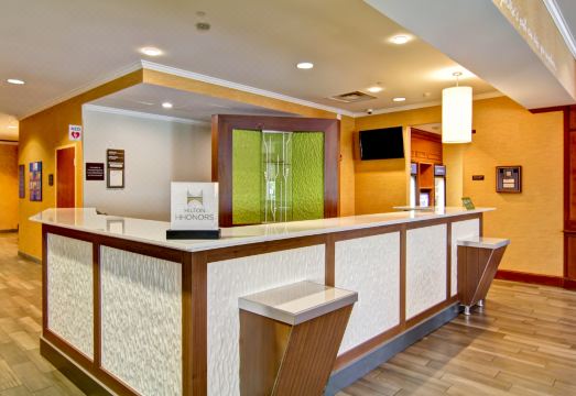 힐튼 가든 인의 비즈니스 시설