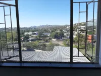 Two Bedrooms In An Apartment with Wi-Fi in charming Windhoek  호텔