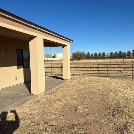 Charming Queen Creeks R6 Ranch 4-bedroom house with WiFi and AC.