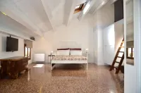 La Spiga: Historic studio apartment in Noale (Parking and Lift | Base for VE/PD/TV) Hotels in Noale