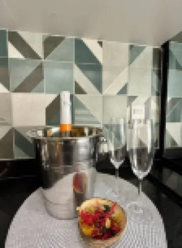 Garden on Blue Studio - GRU 303