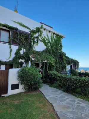 Kabila - Villa Kabila Pied Dans L'eau Hotels near Eden Plage