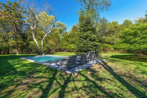 Wander Bellport Park Hotels in Bellport