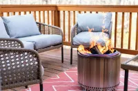 Relaxing Getaway: Entire 3-BR Home w/ Fireplace - Wifi