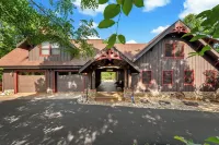 Welcome to Grandview Lodge! A 4 bedroom, 4 bath Mountain Sanctuary with Mtn View