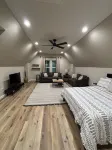 Charming 3-bedroom farmhouse in serene Pilot Point with AC