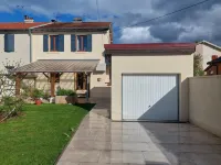 Maison de Village de 70 m2 à 800 Mètres du Centre de Villefranche/saone Hotels in Villefranche-sur-Saone