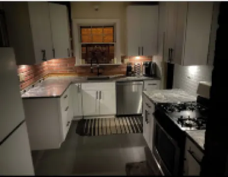 Charming home in Shaker Heights 謝克海茨酒店