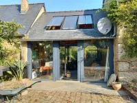 Charming residence in a floral park. Hotels in Penvenan