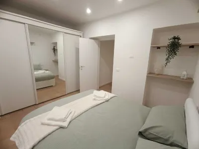 Byron's Holiday House (Ground Floor) فنادق في 