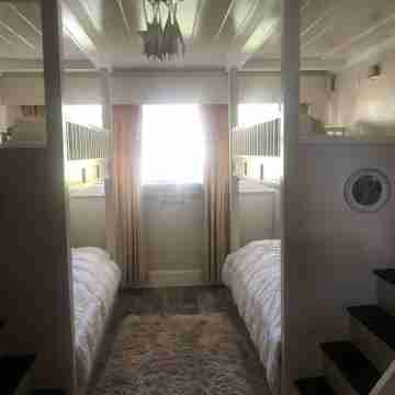 The Russell Lake House Rooms