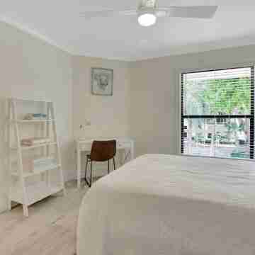 Costal Charm: Boca Raton Beach 2 min away Rooms