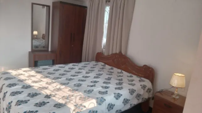 Cozy home with lake view Hotels near Shri Kamakshi Temple