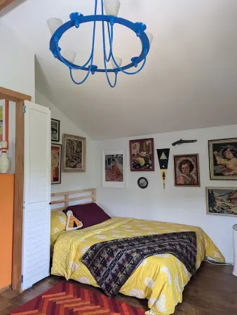 Cozy Four-Season Retreat on Farren Lake