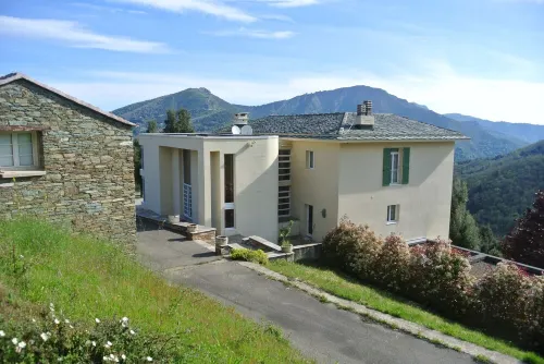 HOUSE IN THE HEART OF CASTAGNICCIA Các khách sạn ở La Porta