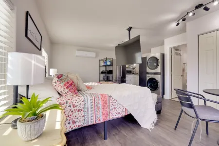 Charming Private Studio Home Mesquite, NV /Unique/