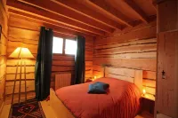 A unique site for nature lovers! Hotels in Chateau-Chervix