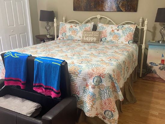 Spacious - Private 2 Brs, 2 Baths