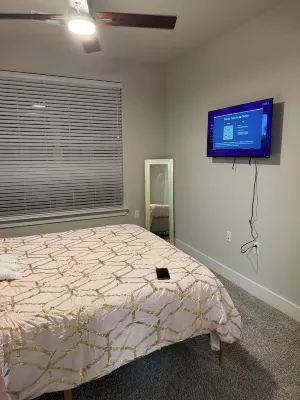 Chic 1-bedroom with AC and WiFi in fabulous Missouri City 틸 룬 노스 공원 주변 호텔