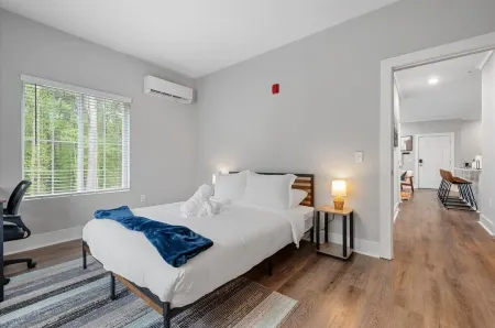 Charming 2-bedroom apartment with AC, WiFi in welcoming Port Wentworth