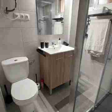 Agata Sunset - Refurbished Apartment with Mountain View in Benalmadena Rooms