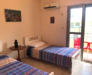 Seafront apartment with swimming pool. Breathtaking views!