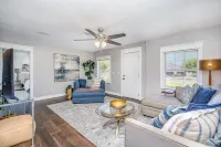 Romantic Cottage in Eau Gallie District, POOL,Pickleball/basketball courts