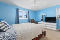 Couples retreat + Pets OK! Center of Town: Unit #2