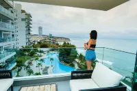 Rooftop Oceanview infinite pool. Poseidon Condo