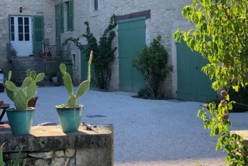 Le Gite de Tassigny : House 2 Bedrooms Hotels in Meursault