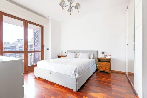 Penthouse with panoramic views 10 minutes from Rome