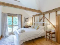 Rustic Charm & Modern Comfort in Essex Countryside