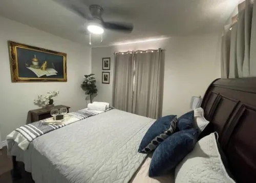 Business Class / Family Vacation / Large back yard