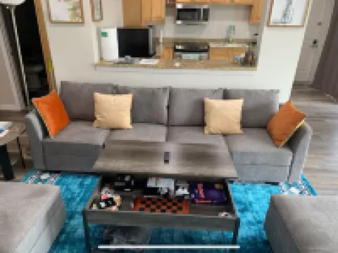 Chic 2-bedroom apartment with WiFi, AC in charming Bolivar