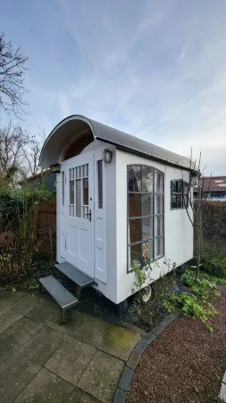 Vacation apartment Dörpschipper in the smallest warf village of the Krummhörn Отели в г. Крумхёрн