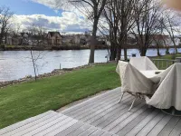 Cozy condo on the Wolf River in New London