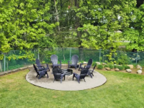 Newly remodeled, private Villa in Bolton Landing with all the comforts of home