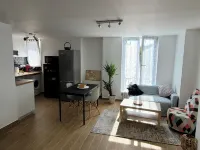 Appartement à 15 mn en Train de Paris et à 20 mn en Voiture de L'aéroport Roissy Hotels near Château de Champlâtreux